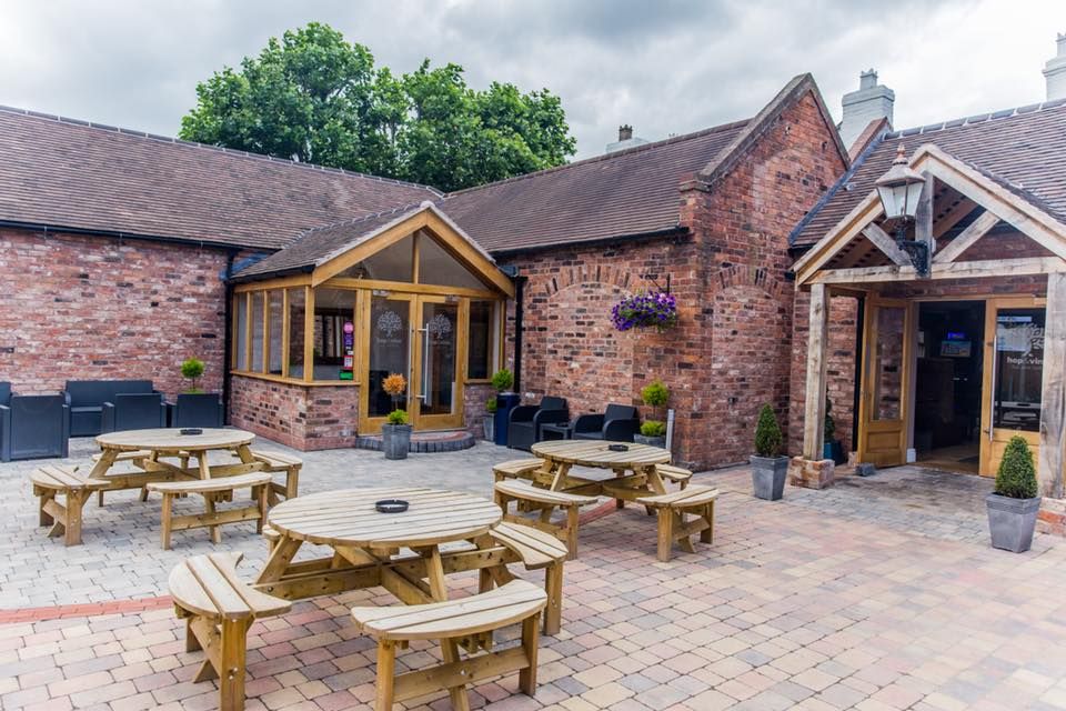 Gallery Hop & Vine Bar and Grill